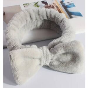 2/$21 Ladies Plush Grey Headband for Washing Face and Make-Up